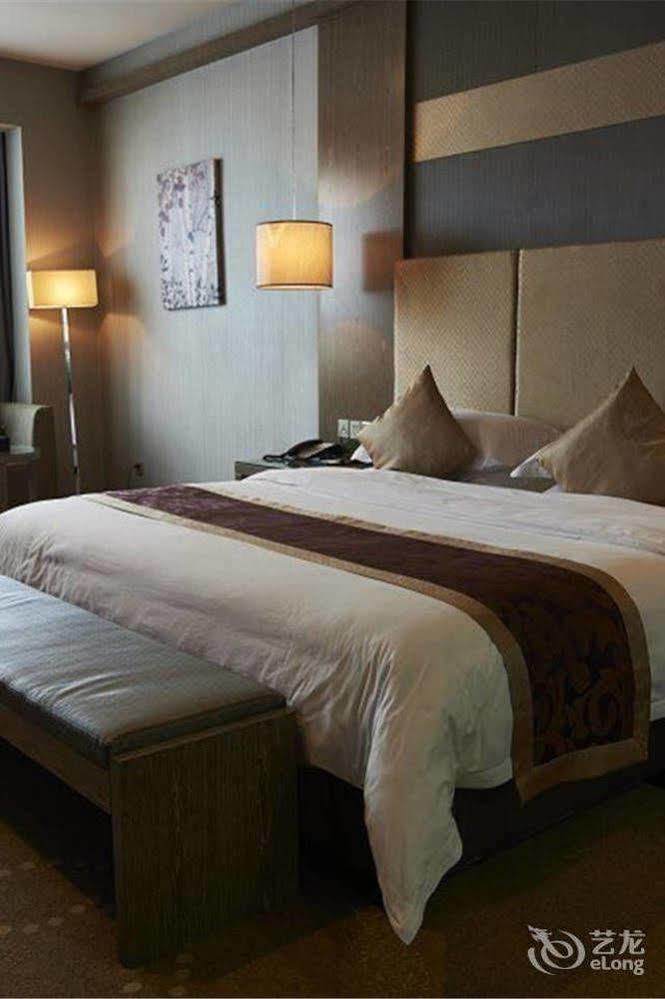 Ehrenburg Hotel Foshan Bagian luar foto