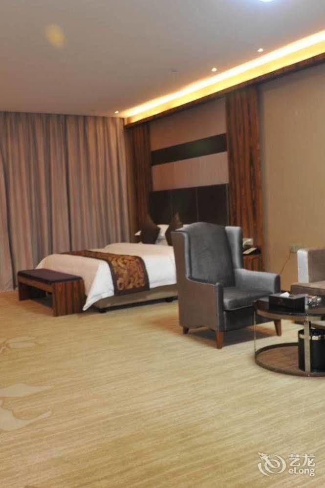 Ehrenburg Hotel Foshan Bagian luar foto