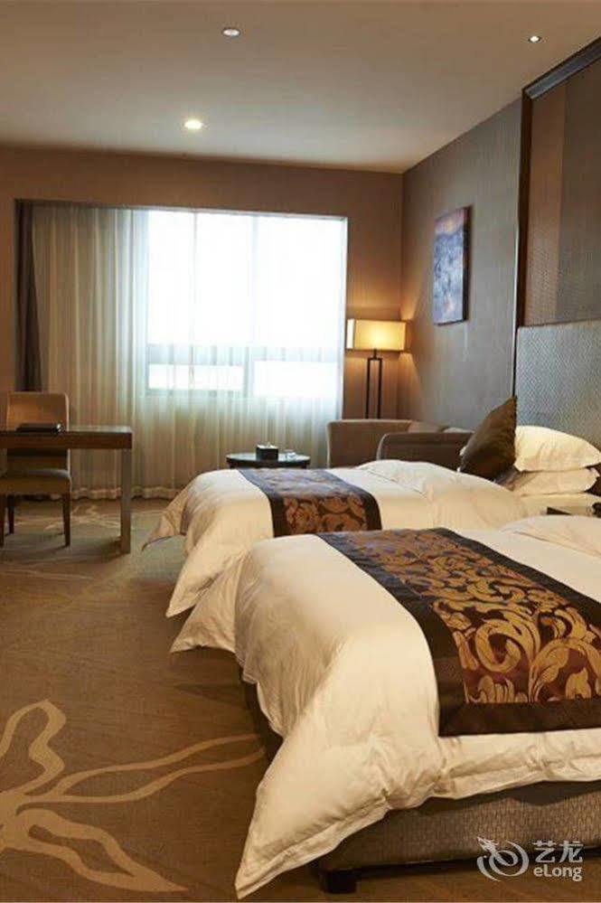 Ehrenburg Hotel Foshan Bagian luar foto