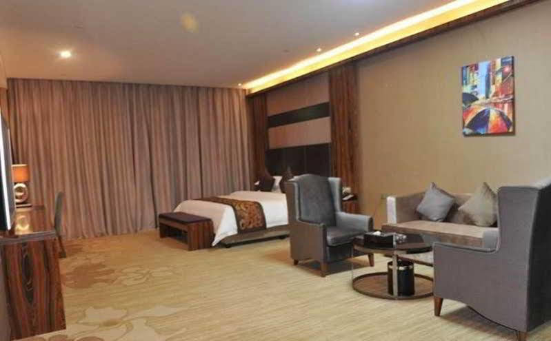 Ehrenburg Hotel Foshan Bagian luar foto